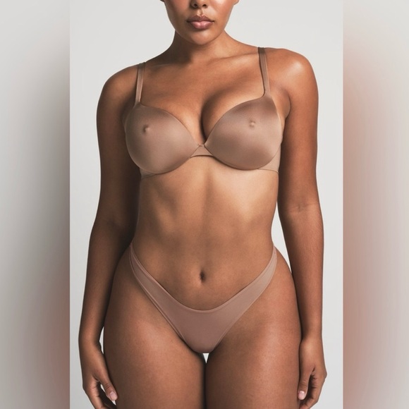 SKIMS NWT Tan Nipple Bra - Picture 7 of 7